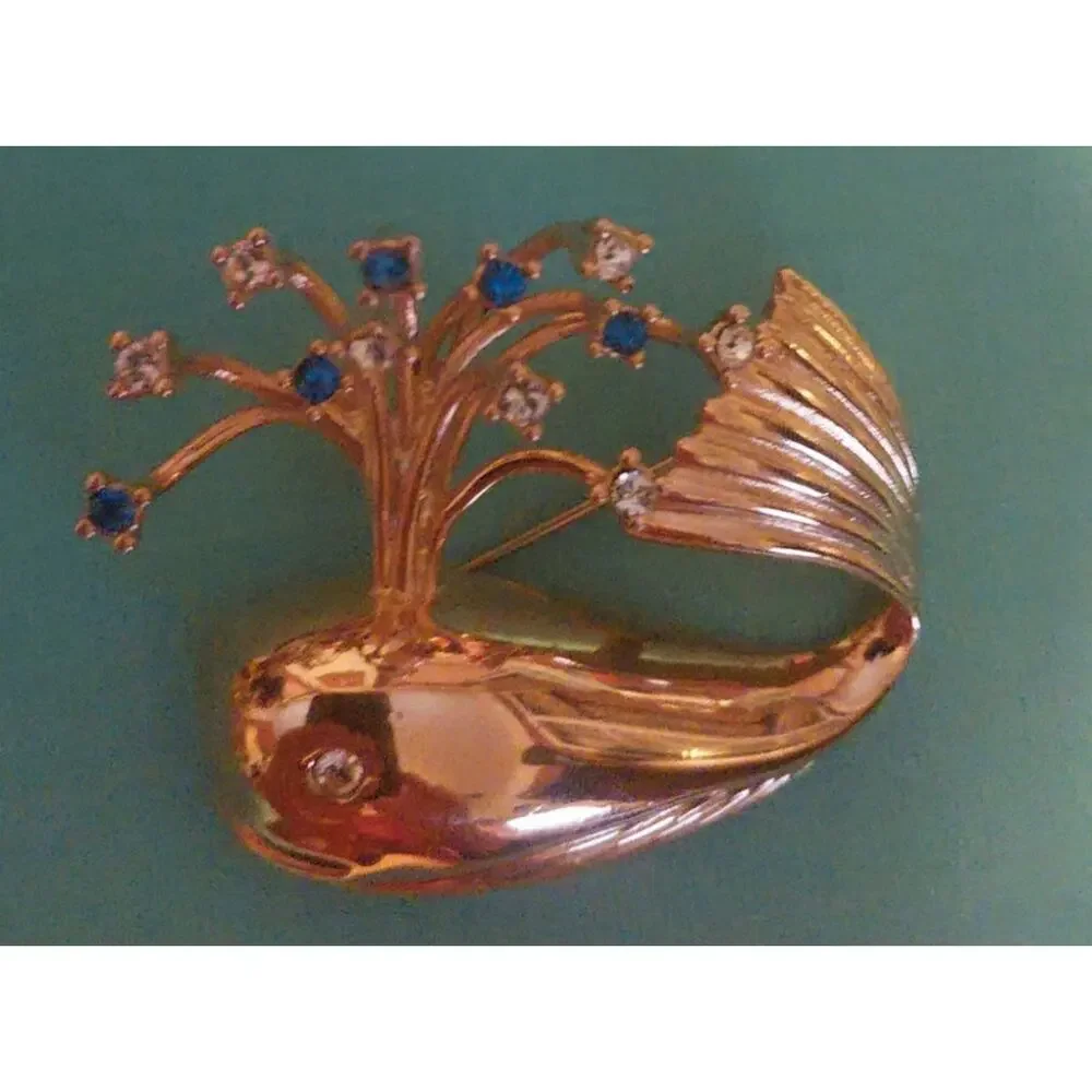 vintage signed Erwin Pearl brooch